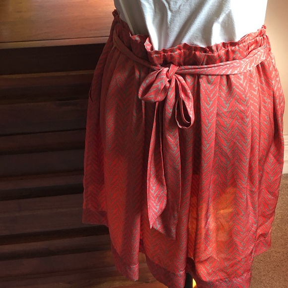 Silky Coral and Tan Skirt by Banana Republic - Picture 3 of 4
